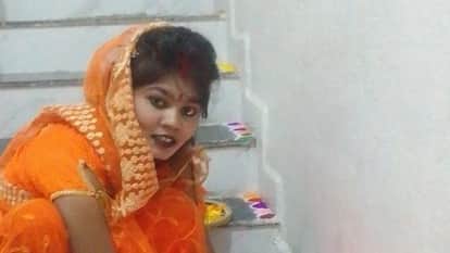 Indore News Woman video call to husband depressed over family deaths