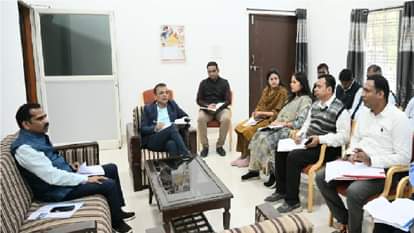 Janjgir Champa In charge Secretary reviewed departmental schemes