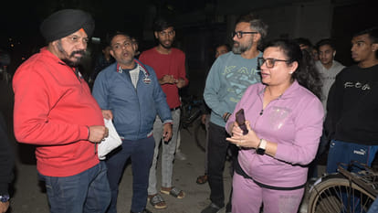 Kanpur: Internet cable entangled in scooter, 10th-grade student falls off road, death