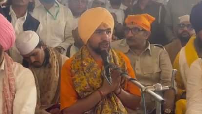 Dhirendra Shastri of Baba Bageshwar Dham reached the mass marriage ceremony in Firozpur.