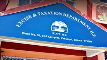 Hamirpur:  Excise department raids establishments of steel bar traders, scrutinizes records