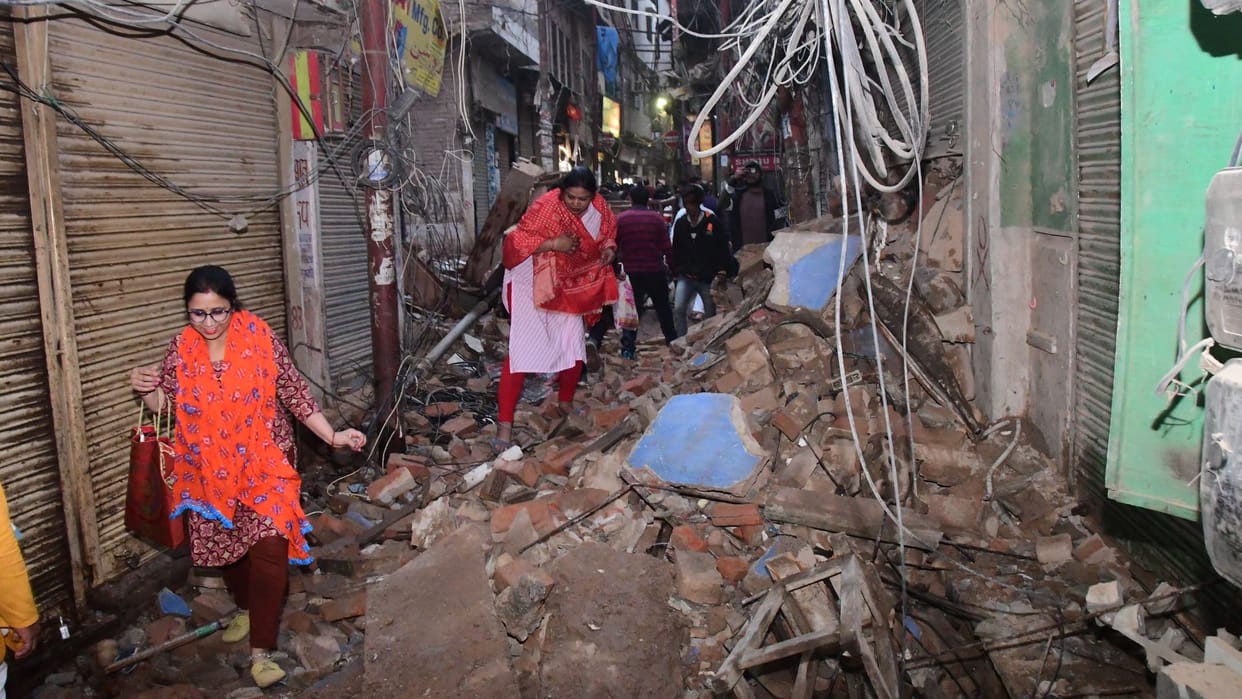 Uproar in Dal Mandi FIR lodged against 25 to 30 people including two named persons in varanasi