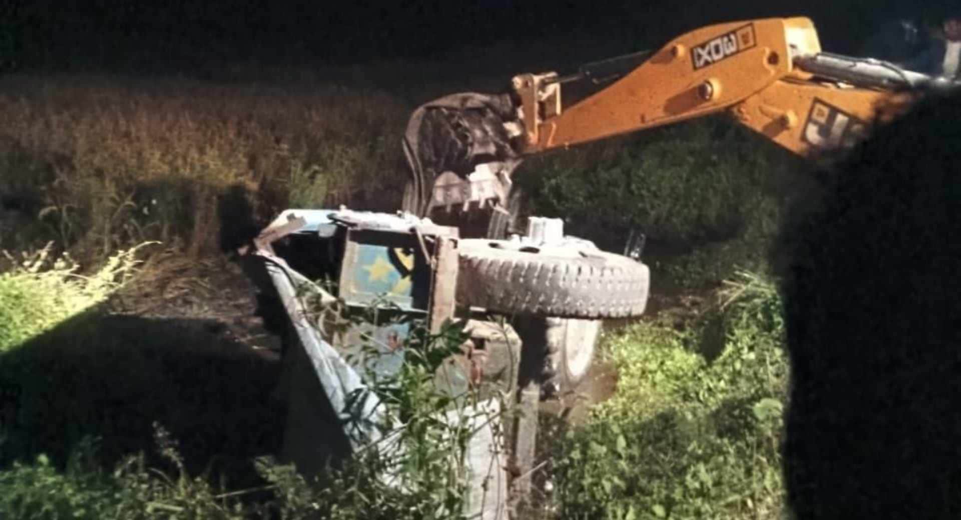 दुर्घटनाग्रस्त ट्रैक्टर को पुलिस ने जब्त किया