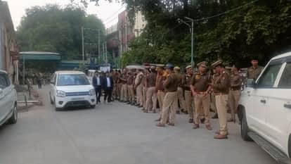 Clash between two groups of advocates of Diwani in Agra