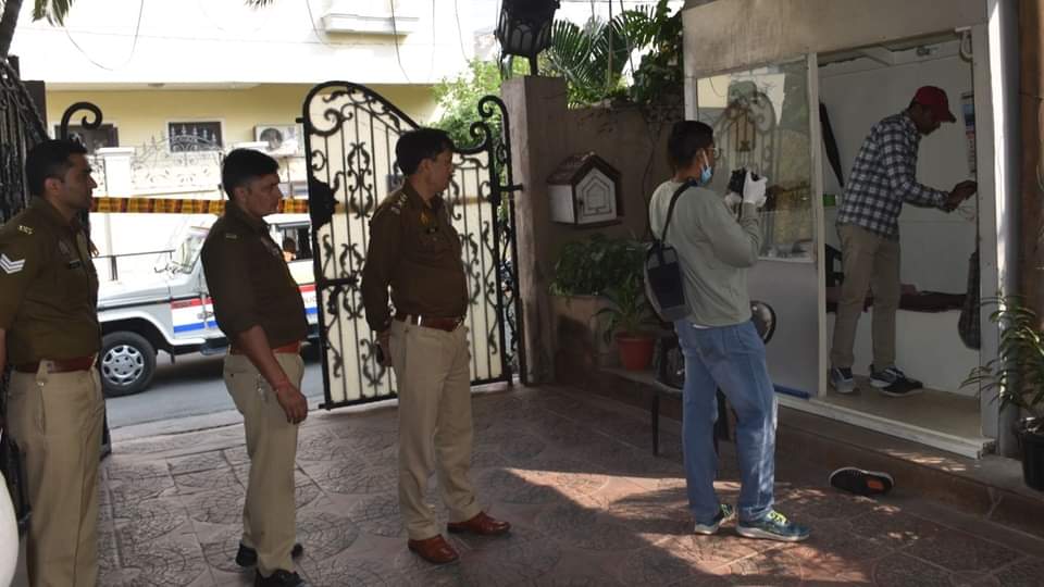 Moradabad Mansarovar robbery: Robbers took away dog, truth is hidden between guard room and basement