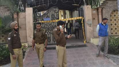 Moradabad Mansarovar robbery: First robber arrived at 2:08 pm. Three came on scooters, looted for an hour