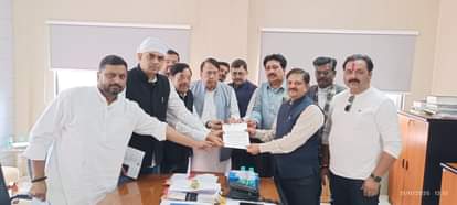 MP News: Congress files complaint with Election Commission, alleges influencing votes through government schem