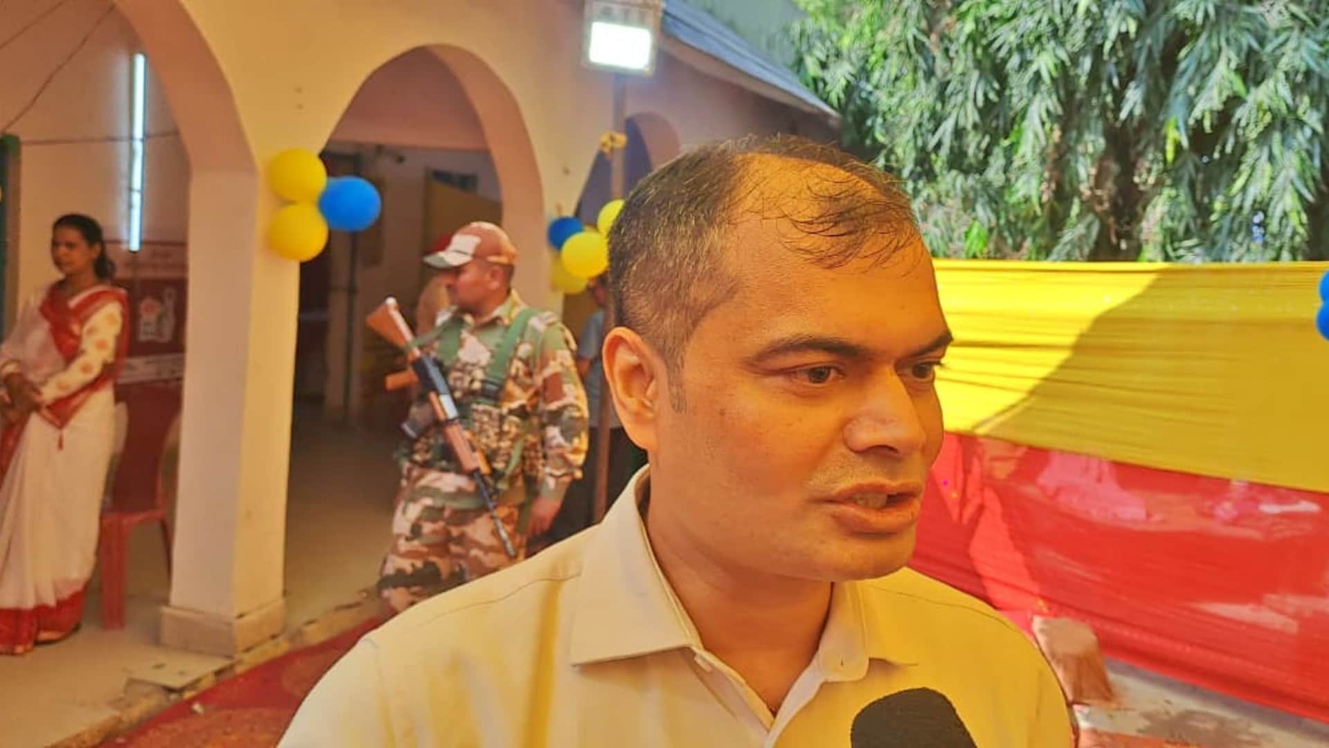 प्रमंडलीय आयुक्त सह निर्वाची पदाधिकारी राजीव रोशन