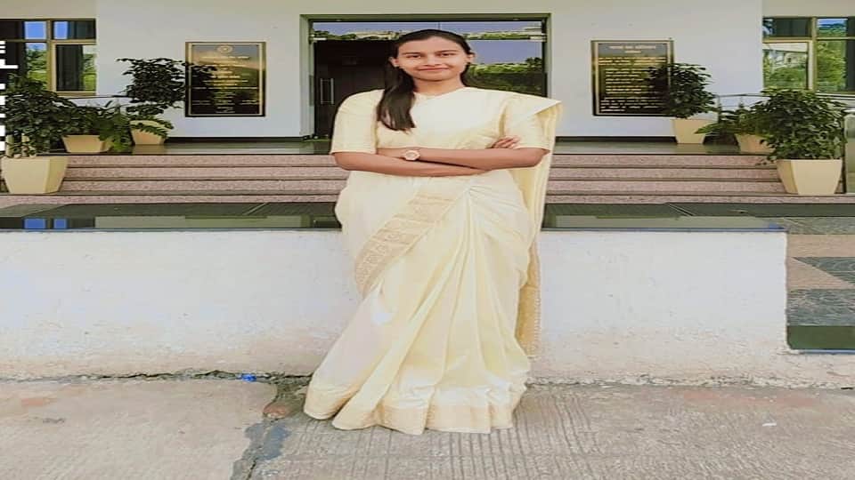 चंचल पैकरा ने हासिल किया प्रथम स्थान