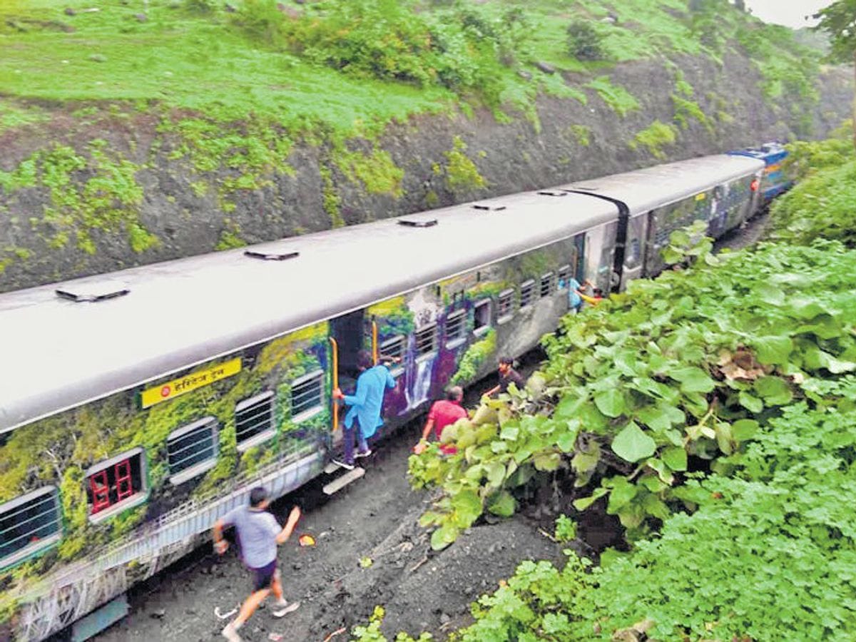 Indore: The train running from Mhow to Kalakund has been stopped, tourists come to visit in December.