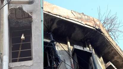 walls of Indira Market in Aligarh dilapidated