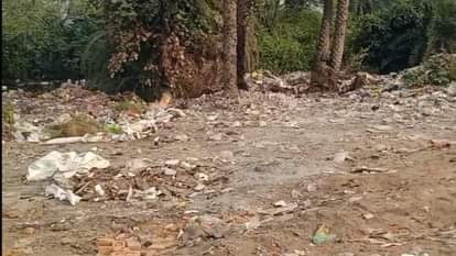 Jhansi: The condition of ward 15 of the Municipal Corporation, neither drains were built... nor roads.