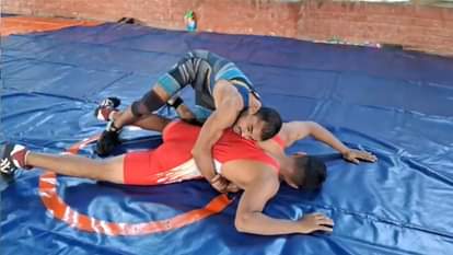 Success story of wrestler Dinesh Yadav of Varanasi