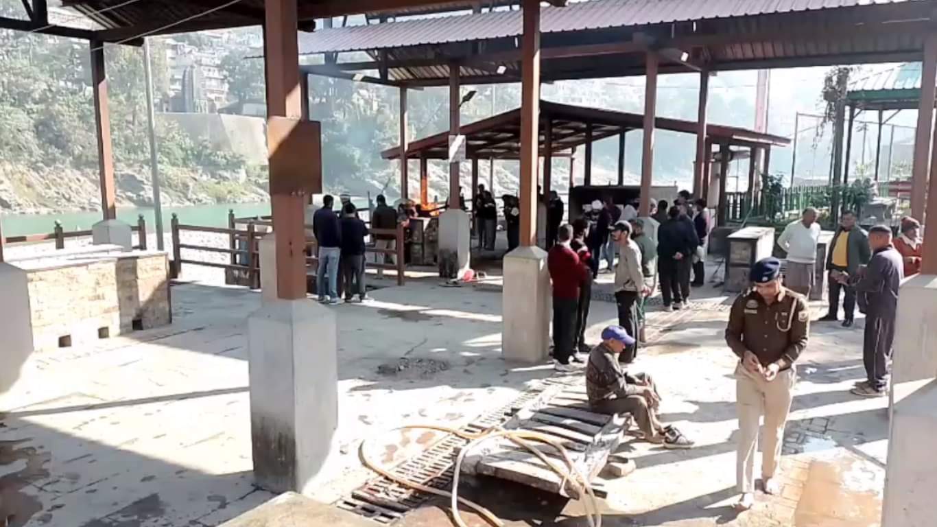 हनुमान घाट में हुआ पीड़िता के शव का अंतिम संस्कार