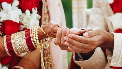 The bond of a relationship was broken on Sunday due to a caste dispute.