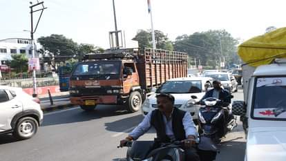 Danger of dumpers looms over school going children in haldwani