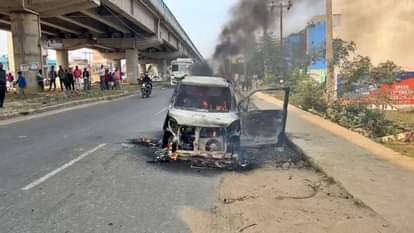 Nalanda News: A Moving Car on NH-20 Bursts Into Flames, Two Passengers Dead Safe; short circuit suspected