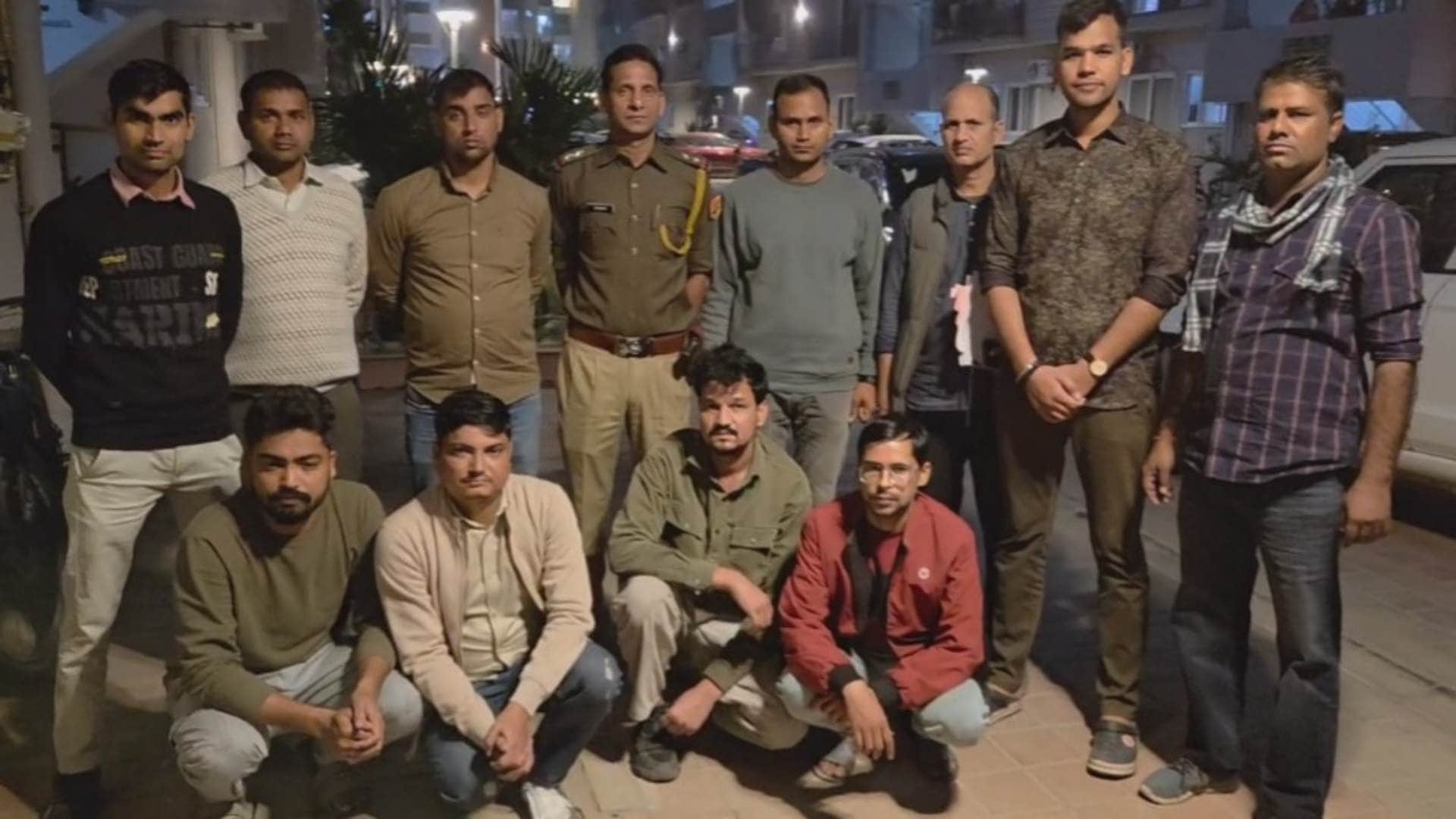 पुलिस की गिरफ्त में आरोपी।