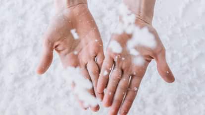 Foam rain at wedding a flood of foam fell on guests people watching the video goes Viral on Internet