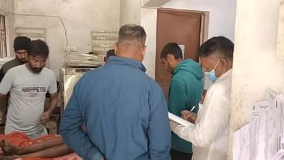 Painter on bike returning from Dashahara dies in road accident accused driver absconds in Korba