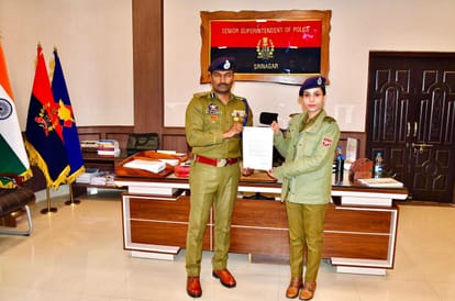 DSP Sleet Shah's team has received the Best Mobile Recovery Award in North Zone.