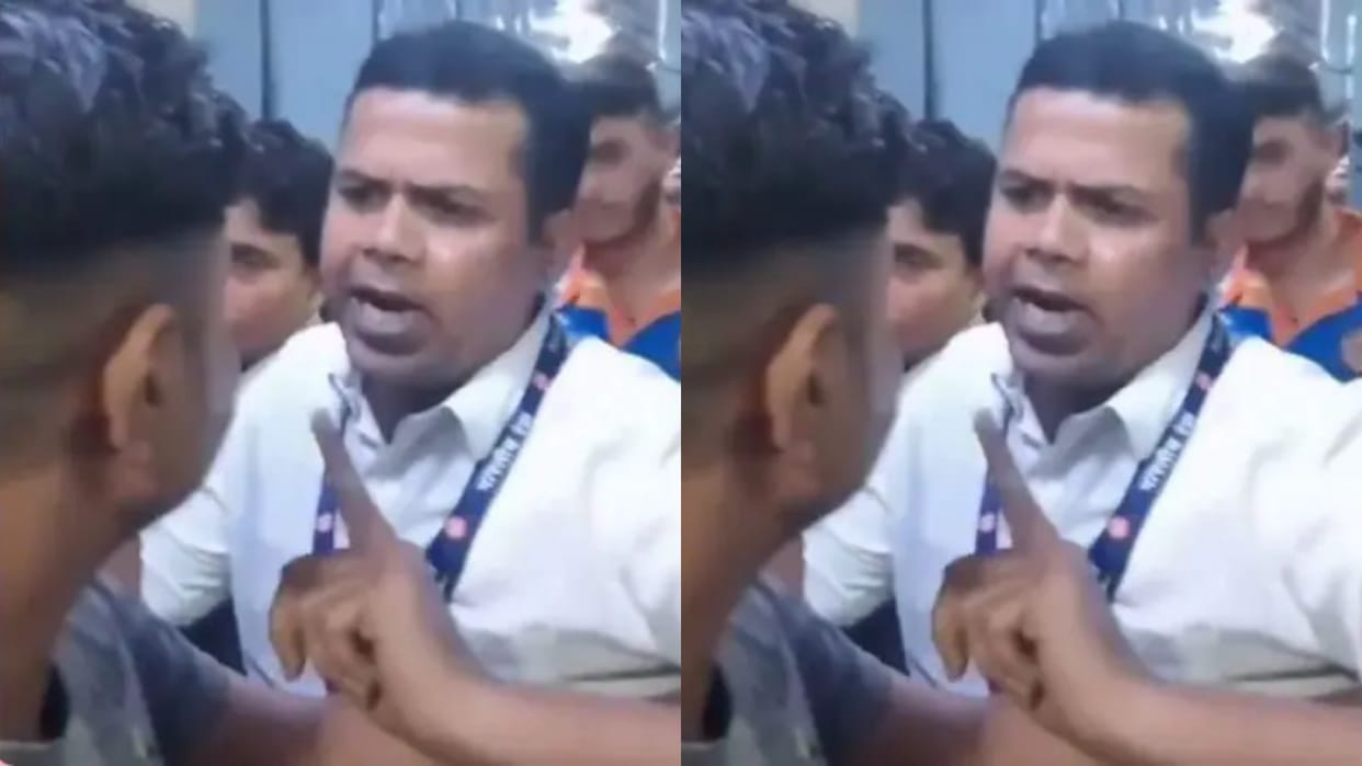 A passenger sitting without a ticket in a sleeper said Please impose a fine When the TTE refused Viral Video