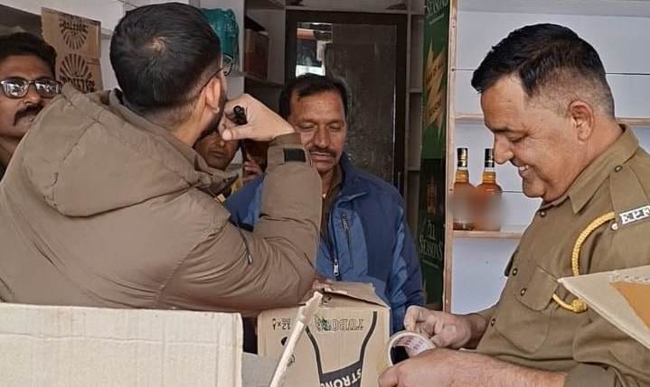 Sriganganagar News: Fake liquor factory busted in Fatuhi village, contract seized