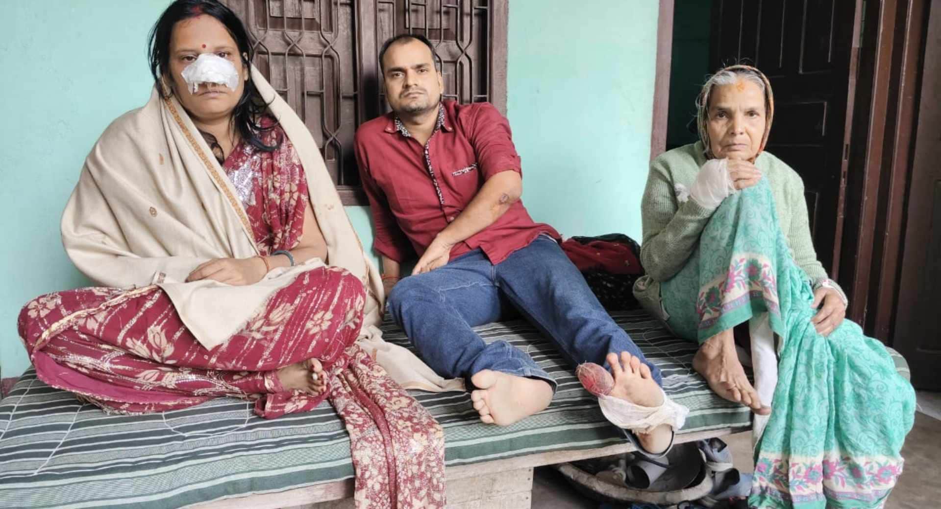 दुर्घटना में घायल हुए परिजन