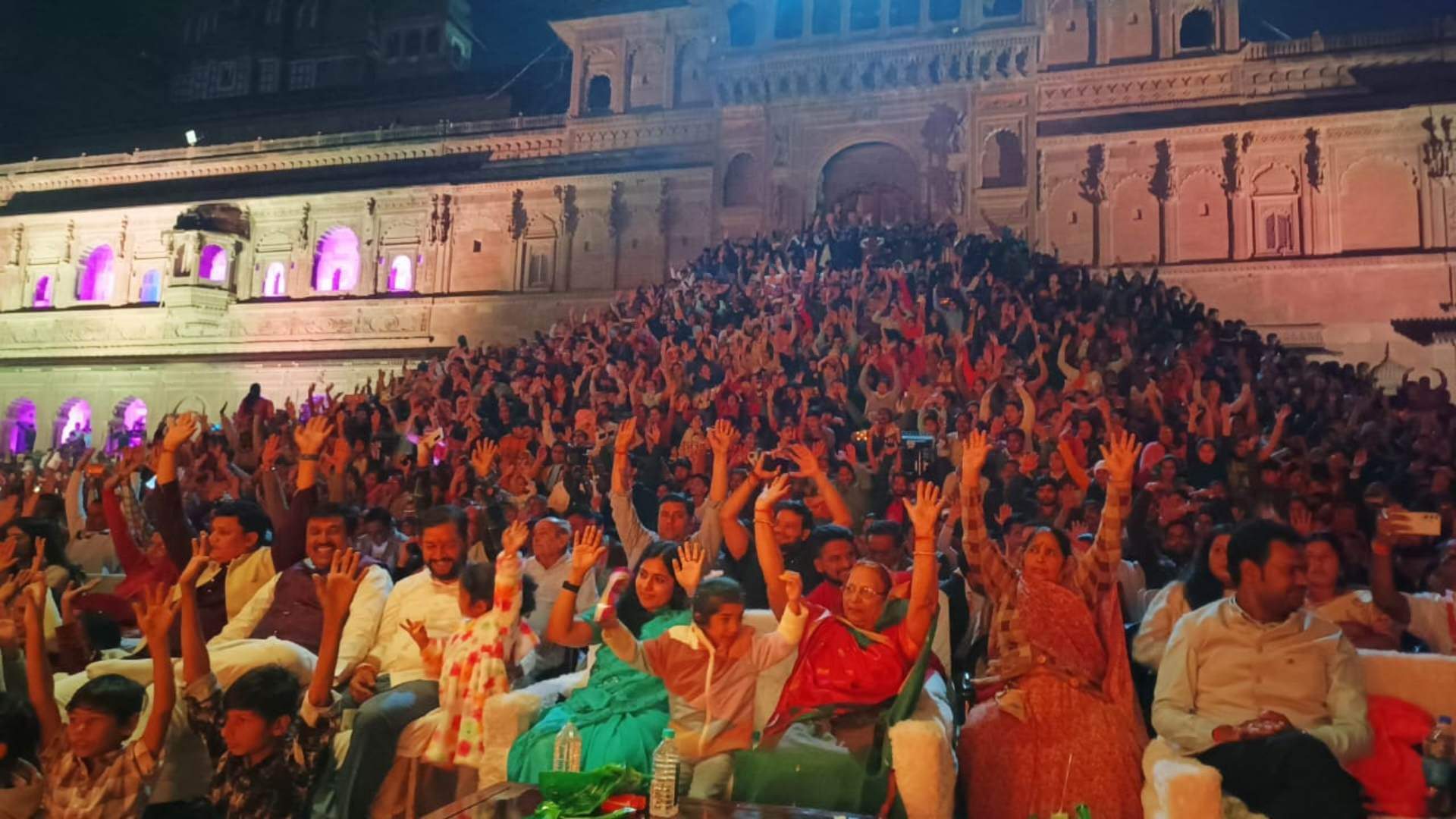 Maheshwar News: Nimar festival begins, Lakha Singh's bhajan evening enthrals the audience