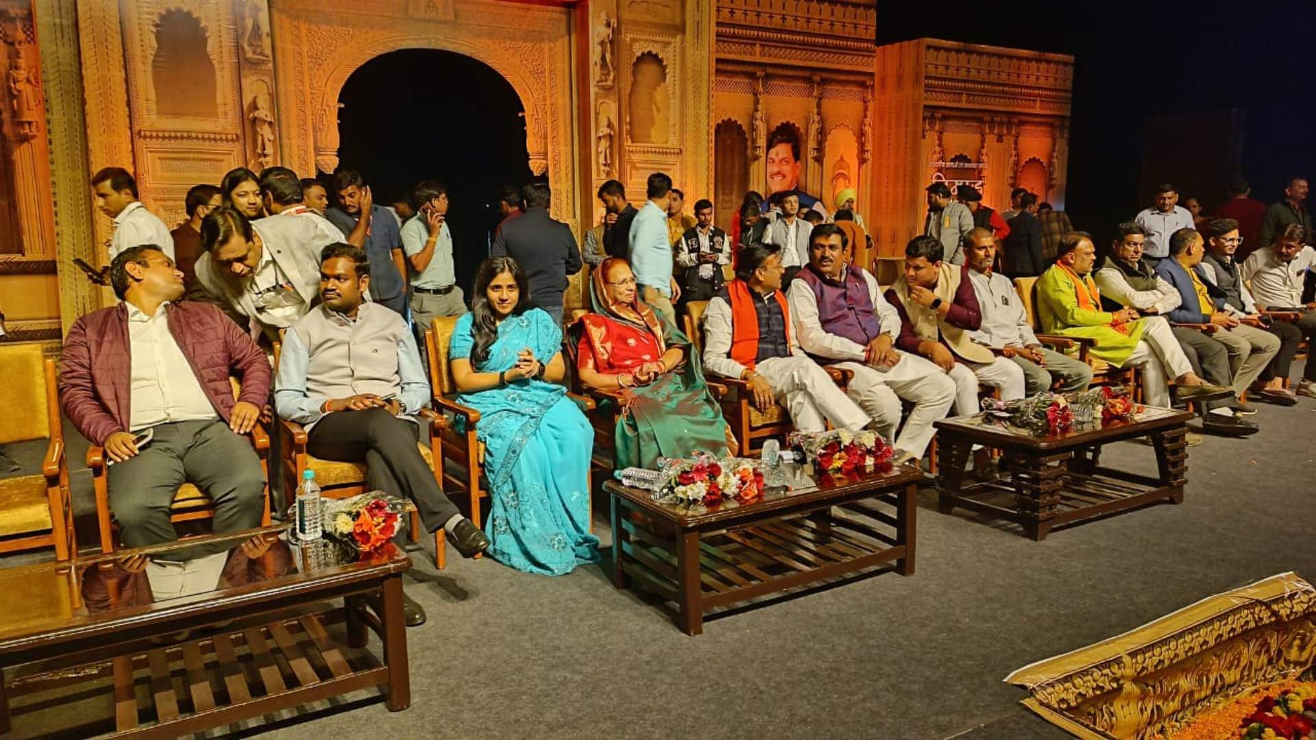 Maheshwar News: Nimar festival begins, Lakha Singh's bhajan evening enthrals the audience