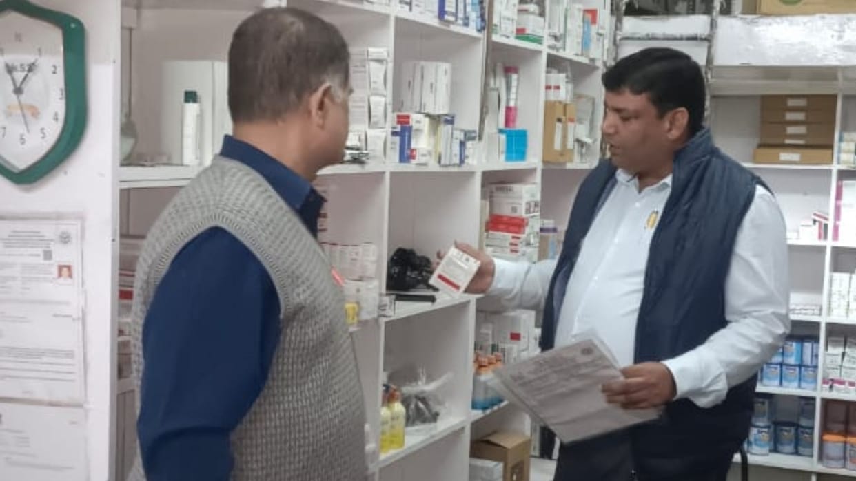 289 bottles of codeine-containing cough syrup recovered from Pawan Pharmaceuticals in Bareilly