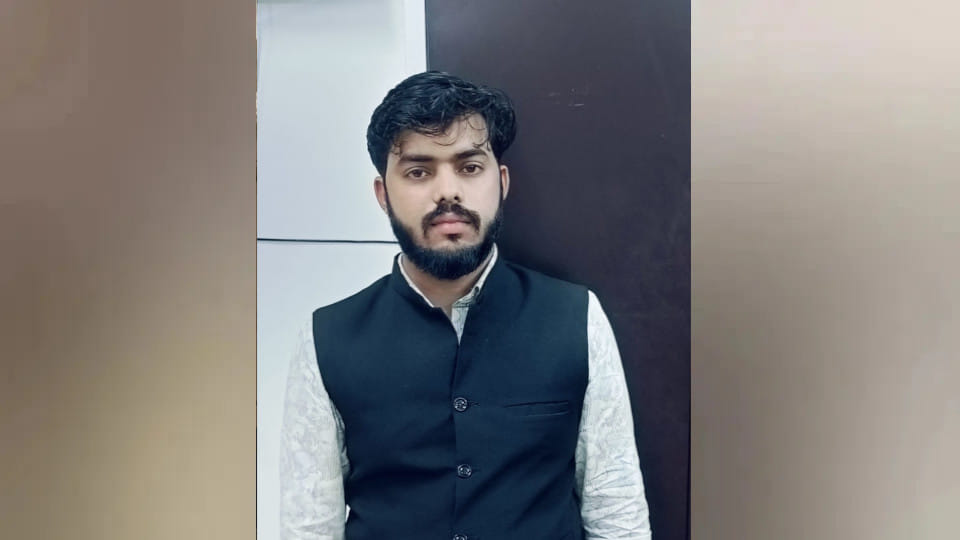 Rishi, a henchman of Shumshul, the operator of Decent Hospital Gorakhpur, arrested