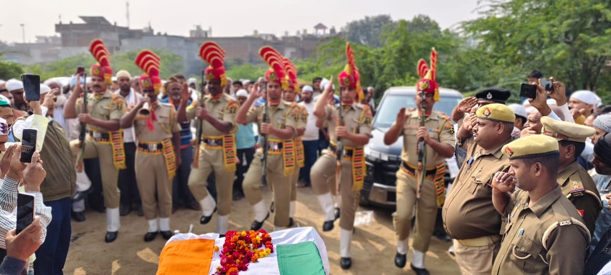 Auraiya BSF ASI dies in road accident had come on leave for sons wedding final farewell with guard of honour
