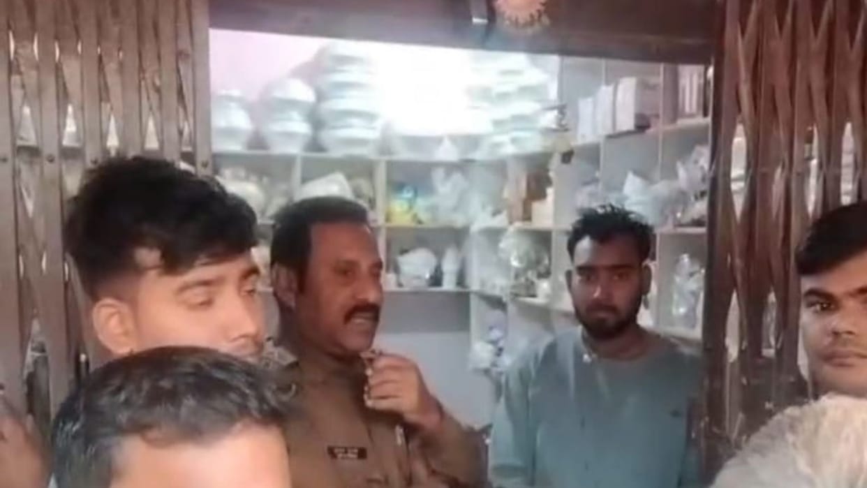 Bihar Crime: Jewellery shop robbed in broad daylight in Vaishali, police free three accused