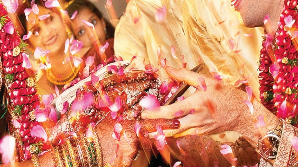 55 Marriages in Meerut Finalised Through Tarot Cards, Medical Astrology and Genetic Matching