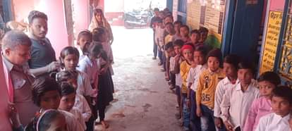 Bihar News: Eggs were handed to children for a photo op, but were later taken back.