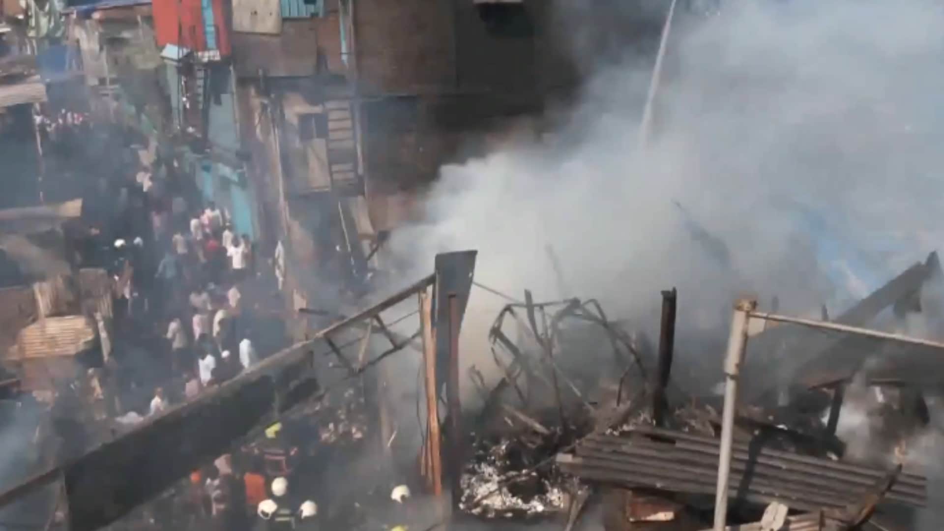 मुंबई के धारावी इलाके में भीषण अग्निकांड (वीडियो ग्रैब)