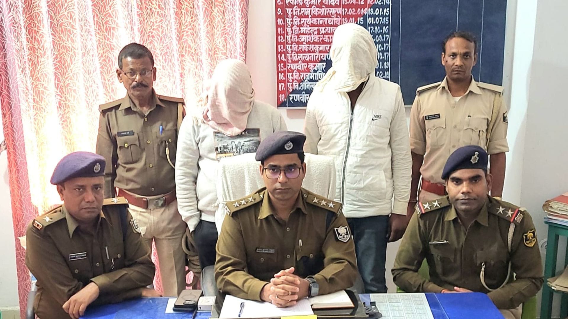 पुलिस की गिरफ्त में आरोपी