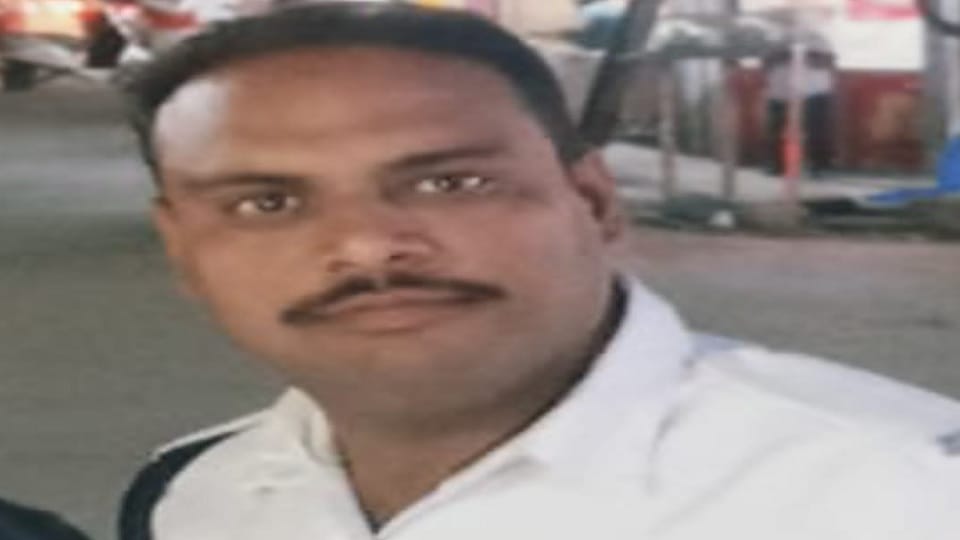 पुलिसकर्मी पर लगा दुष्कर्म का आरोप