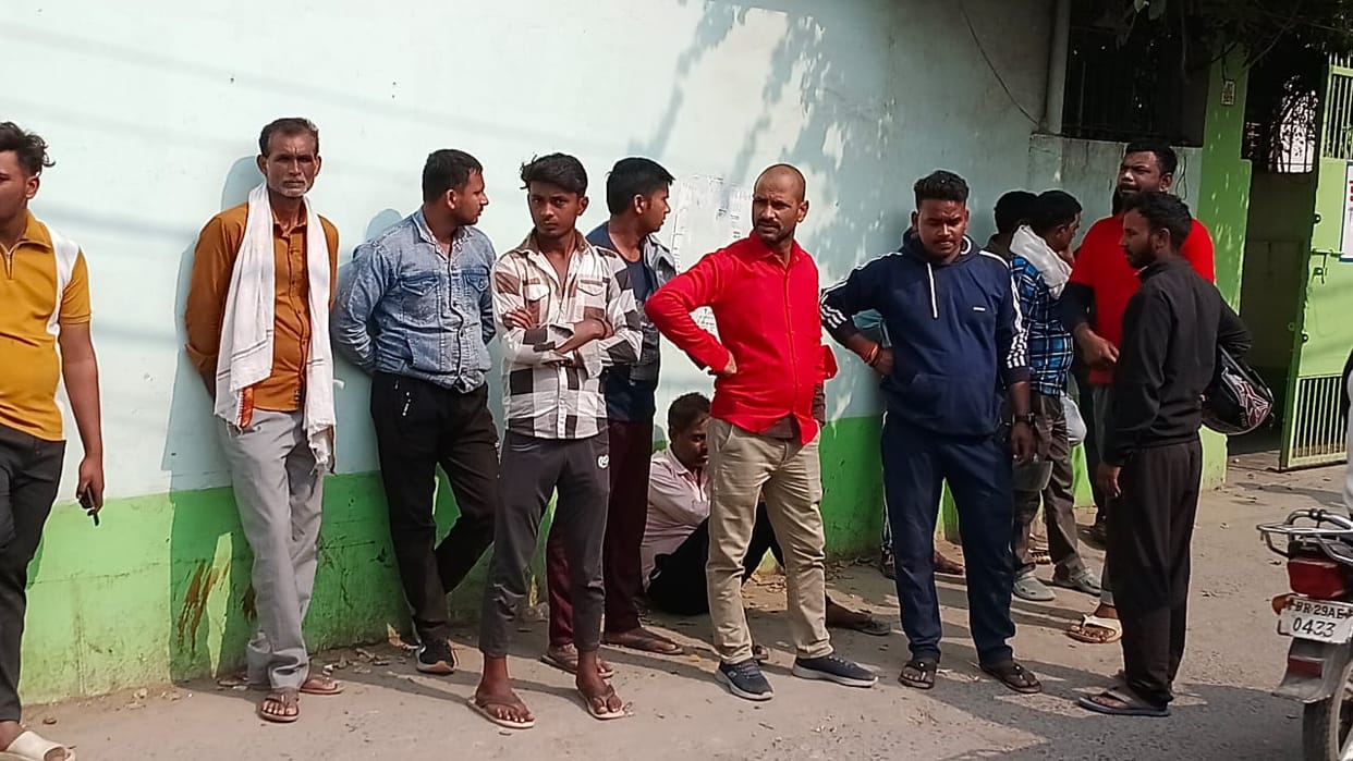 Bihar Accident: Two youths hit by a speeding truck, chaos in the house of the deceased