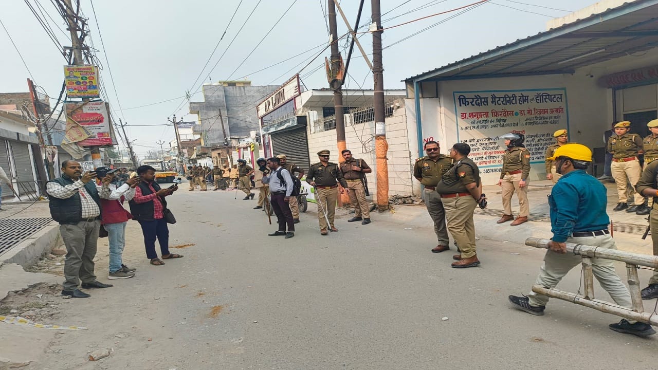 BDA demolished 16 shops and showroom of Arif a close associate of Maulana Tauqeer in Bareilly
