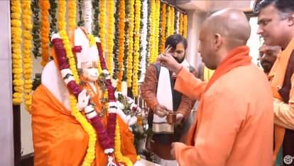 Cm yogi adityanath in prayagraj sangam maa ganga pujan magh mela preparation inspection
