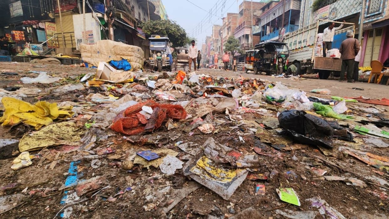Garbage collection not taking place in Ballia due to protest by municipal employees