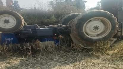 Two people died in two separate road accidents mourning spread among the families of both in Dhamtari