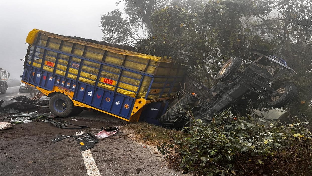 DCM collided with a tractor-trolley parked on Bareilly-Haridwar Highway in Pilibhit