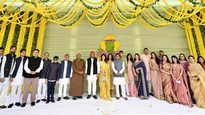 Etawah: Former CM Akhilesh arrives for his cousin's wedding; Mulayam family to attend wedding on 25th