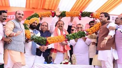 Rampur: What kind of facilities are provided to criminals in jail, Azam is target Deputy CM Maurya