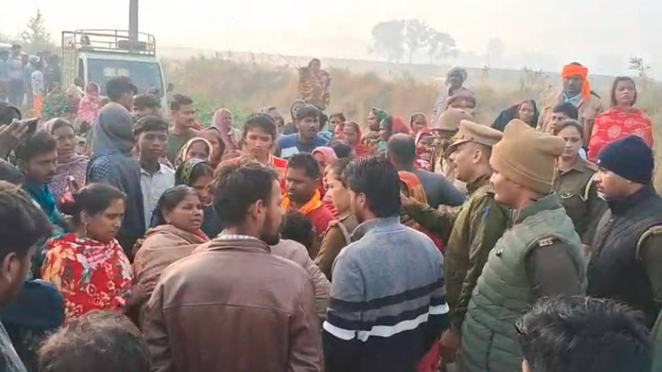 Anger erupts over death of man who injured in dispute between co-sharers in Ambedkar Nagar commotion by family