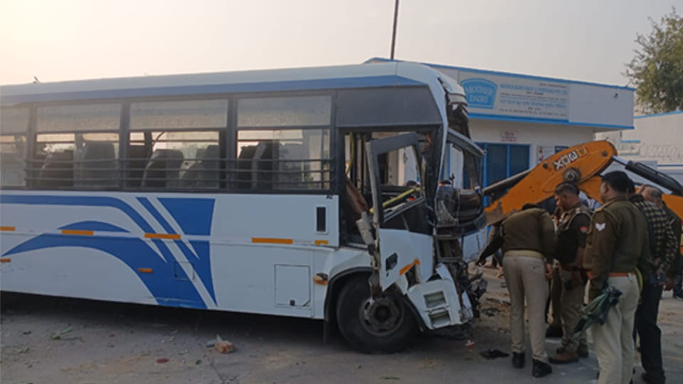 Etawah Accident: Bus heading to Mainpuri collides with Mother Dairy plant wall, injuring 15