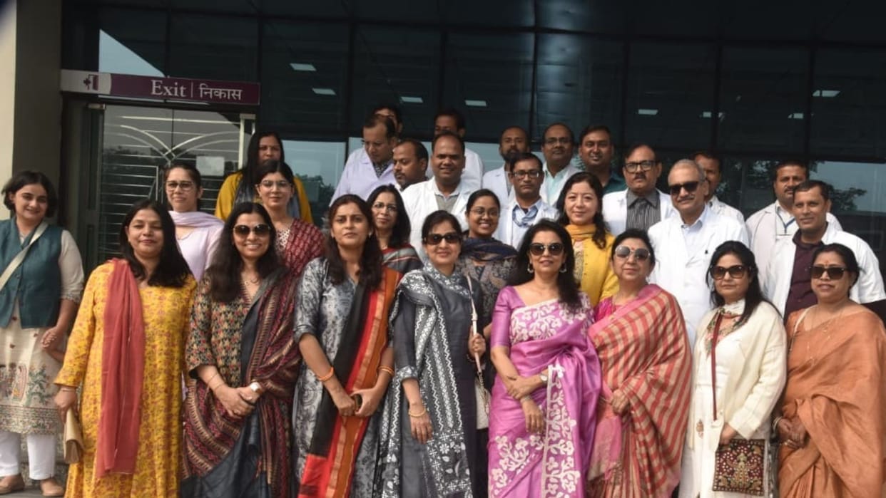 Bihar News: A team of IAS officers wives association reached Koilwar Mental Health Institute